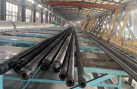 高壓(yā)鋼絲橡膠管.jpg 高壓鋼絲橡膠管.jpg